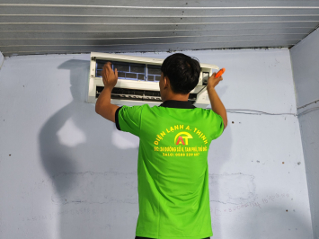 Dịch Vụ Vệ Sinh Máy Lạnh Trọn Gói chỉ 150k/bộ